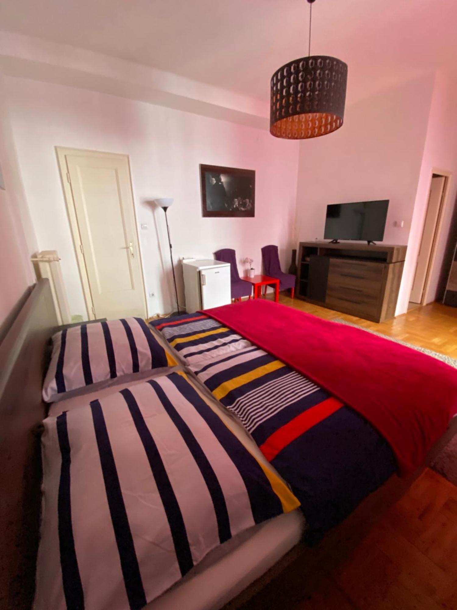 Holiday Apartments & Rooms Next Danube Promenade Budapeste Exterior foto